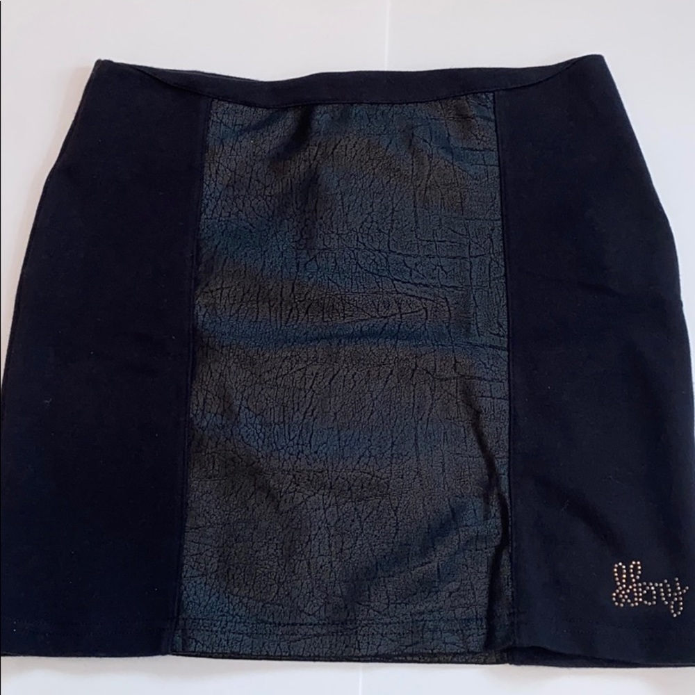DKNY Girls Black& Leather Trendy Mini Skirt